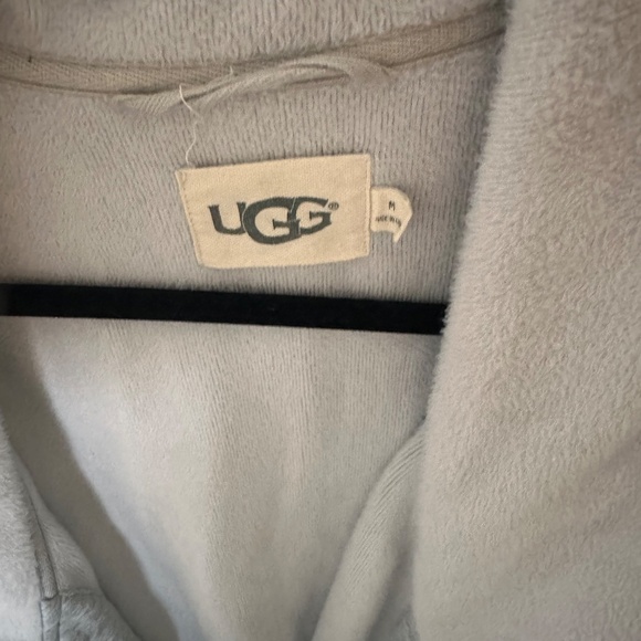 UGG Women’s Robe - Picture 2 of 3